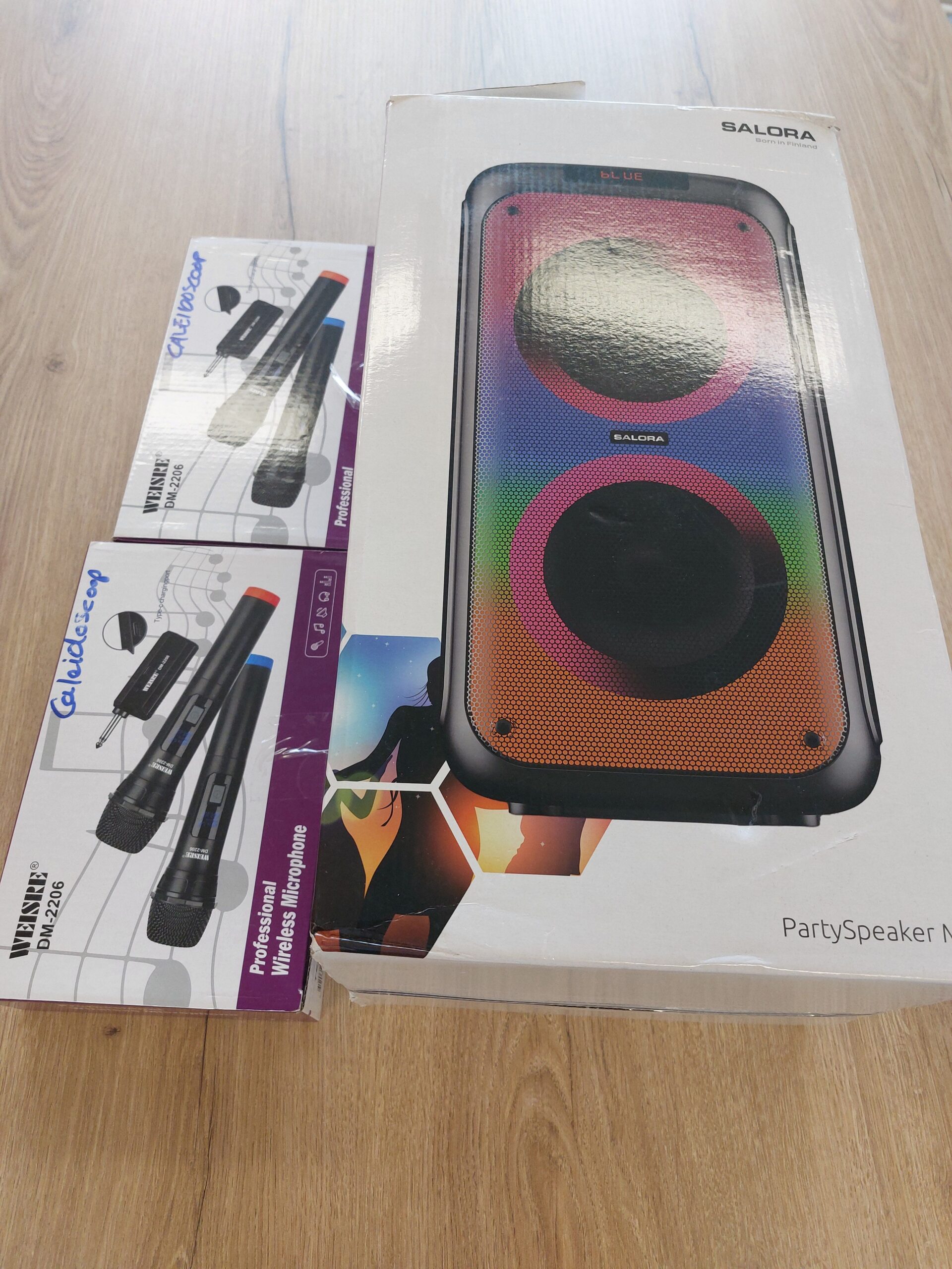 Party speaker met draadloze microfoons(3 dozen)